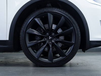 Tesla Model X 75d