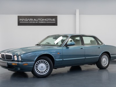 Jaguar Xj8