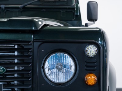 Land Rover Defender 110
