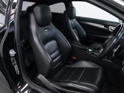 Mercedes Benz C63 Amg